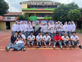 Foto Kelas 11 IPS 3