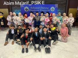 Foto Kelas saat Wisuda