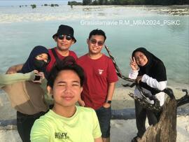 Foto Grasislamavie Bersama Sekeluarga