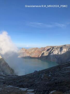 Foto Pemandangan Kawah Ijen