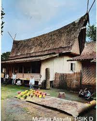 Arsitektur Rumah Adat Sunda Model Capit Gunting