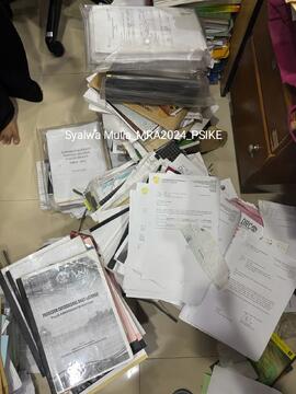 Foto Pemilahan Arsip Campur Keuangan